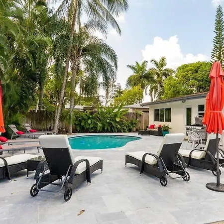 Private Oasis With Pool Near Beaches, Dining & Las Olas
